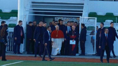 İznik’te ayin gerçekleştiren Katoliklerin Ruhani Lideri Papa 14.Leo helikopterle ilçeden