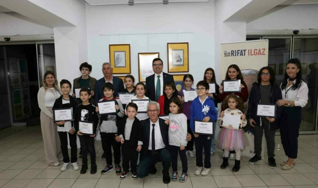 Rıfat Ilgaz’ın Öksüz Civciv’i çocukların karikatürlerinde hayat buldu ’Yılın Yazarı Rıfat Ilgaz’ etkinlikleri çerçevesinde düzenlenen Karikatür Atölyesi sergisi