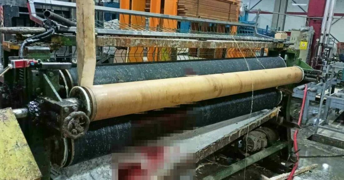 Silindir makinasına elini kaptıran işçi ağır yaralandı Bursa’nın İnegöl ilçesinde faaliyet gösteren bir orman ürünleri fabrikasında meydana
