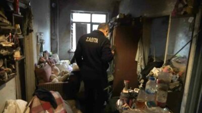 Bursa’da yalnız yaşayan yaşlı adamın evi çöplüğe döndü. Mahalle sakinlerinin