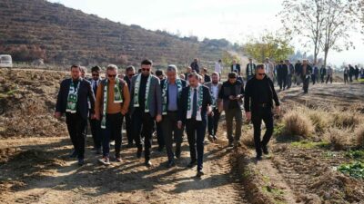 Bursaspor yönetimi ve futbolcuları, Gürsu’da geçen temmuz ayında çıkan orman