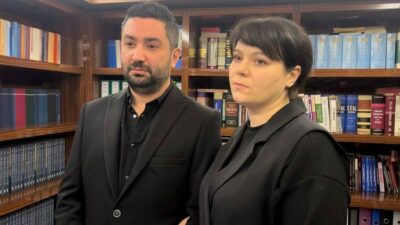 Bursa’da özel bir diş kliniğinde sedasyon altında yapılan diş tedavisinin