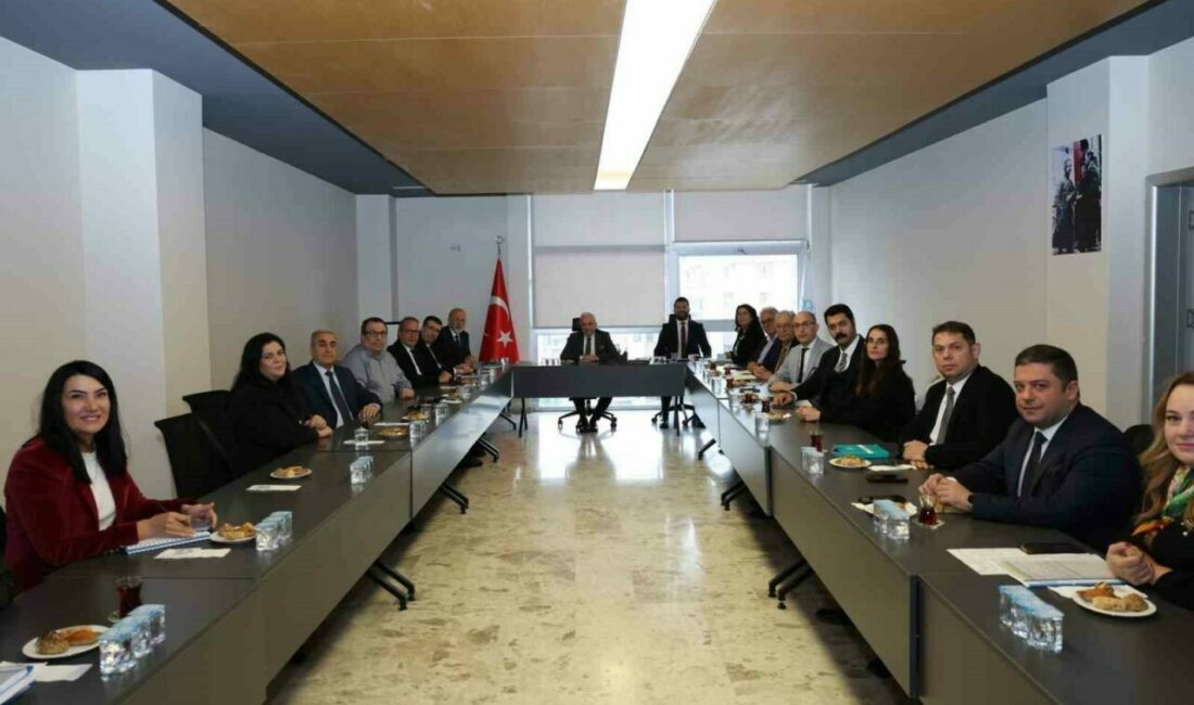 Başkan Şadi Özdemir sanayi bölgeleri temsilcileriyle bir araya geldi Nilüfer Belediye Başkanı Şadi Özdemir, ilçede faaliyet gösteren organize sanayi