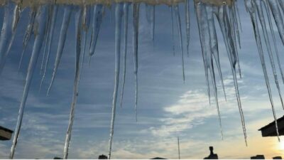 Hafta sonunda ve başındaki kar yağışlarının ardından dondurucu soğuklar yaşamı olumsuz