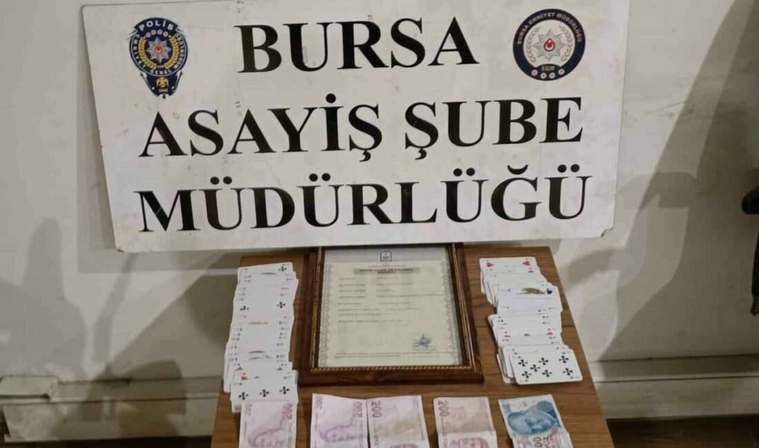 Bursa’da 300 polisle uygulama: Mekanlar denetlendi, kumar masaları çökertildi Bursa’nın yılbaşı öncesi yapılan denetimlerde kumar oynandığı tespit edilen iş