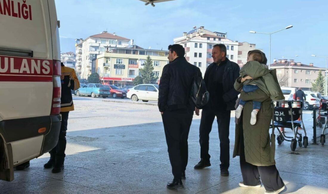 Bursa’da bebeğin akciğerine fıstık kaçtı Bursa’nın İnegöl ilçesinde ağzına attığı fıstık akciğerine kaçan bebek hastanelik