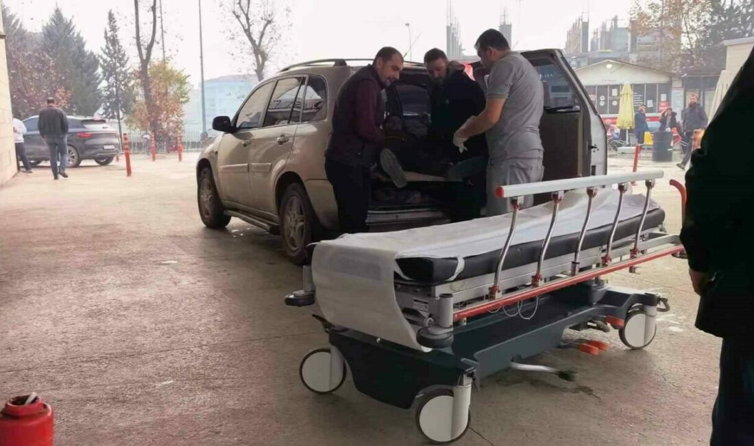 Bursa’nın İnegöl ilçesinde mobilya fabrikasında devrilen suntaların altında kalan işçi