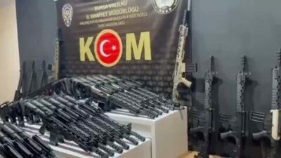 Bursa’da kaçak silah ticaretine yönelik düzenlenen operasyonda 118 ruhsatsız tüfek,