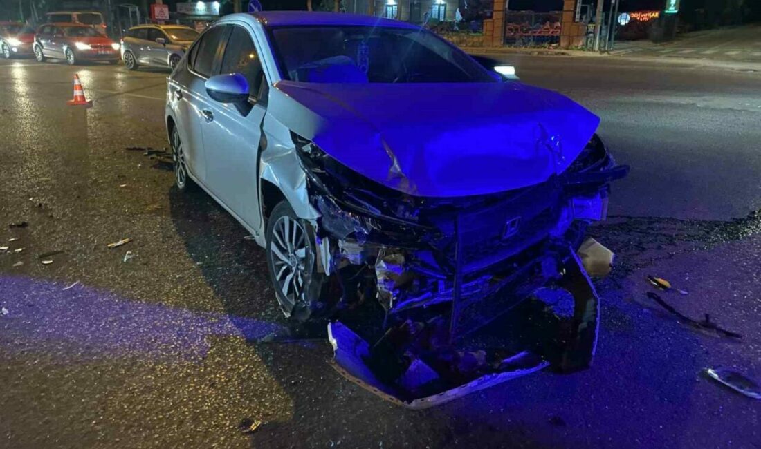 Bursa’da kavşakta feci kaza: 1 ağır yaralı Bursa Asfaltı üzerinde akşam saatlerinde meydana gelen trafik kazasında 1