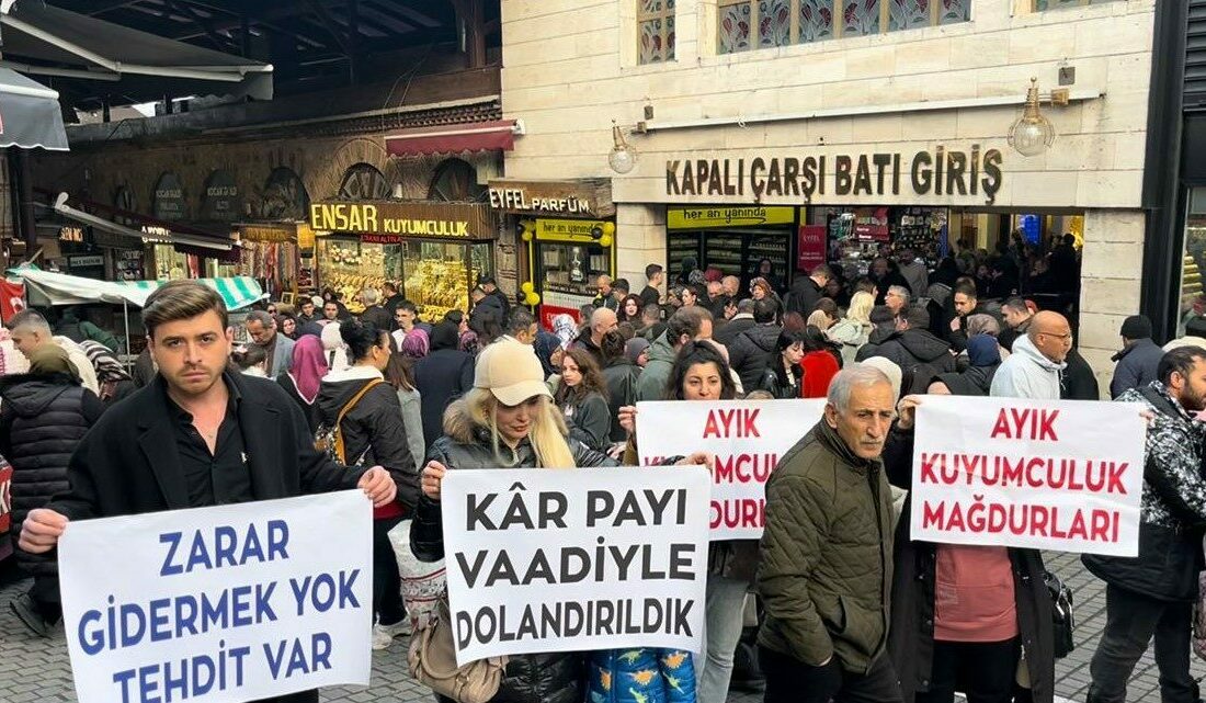 Bursa’da kuyumcu kâr vaadiyle 120 milyon lira dolandırdı iddiası Bursa Kapalıçarşı’da faaliyet gösteren bir kuyumcuya yönelik dolandırıcılık iddiası kentte