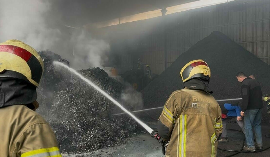 Bursa’da metal geri dönüşüm fabrikasında yangın paniği Bursa’nın Nilüfer ilçesinde çıkan yangın korku dolu anlara neden oldu.
