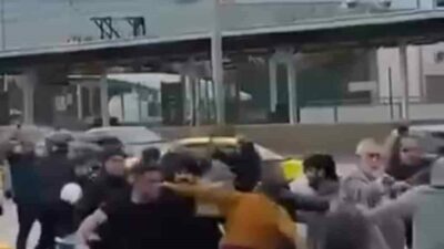 Bursa’da aralarında husumet bulunan iki grup cadde üzerinde karşı karşıya