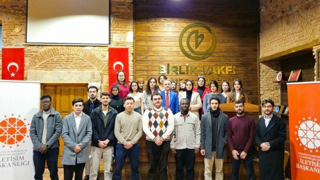 Bursa’da uluslararası öğrencilere “Medya İletişim ve Kamu Diplomasisi” söyleşisi İletişim Başkanlığı Bursa Bölge Müdürü Ali Fuad Gölbaşı “Medya İletişim