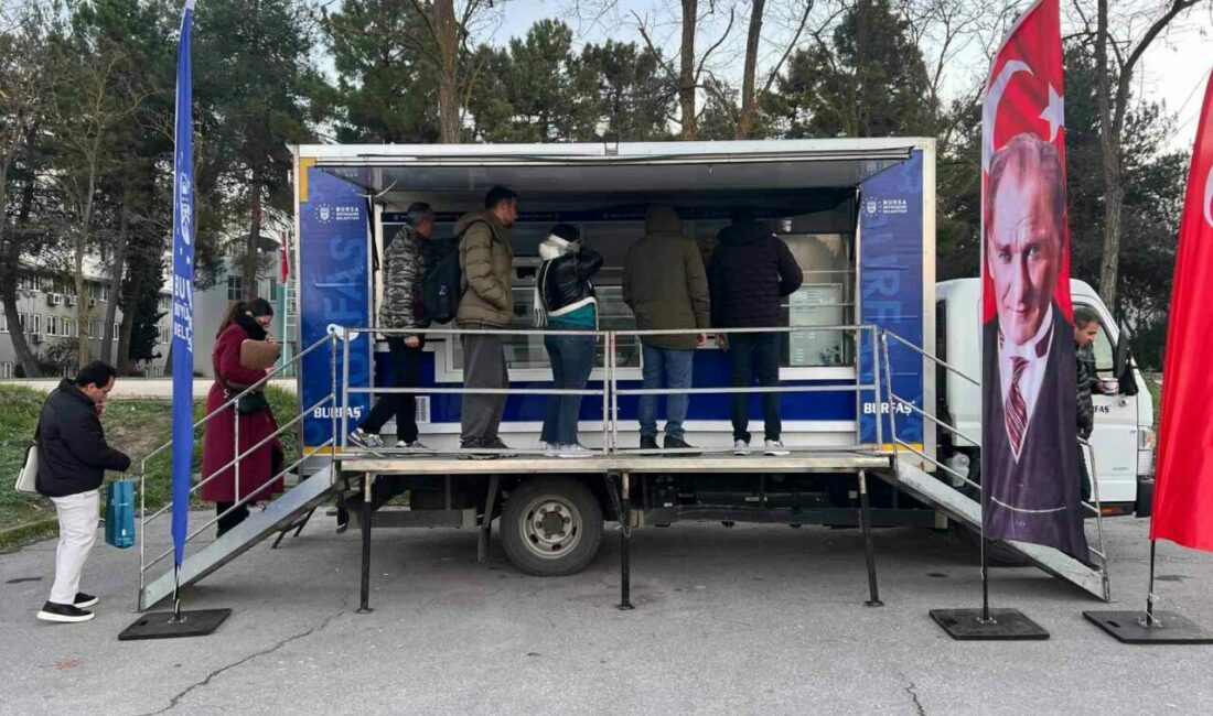 Soğuk kış günlerinde üniversite öğrencilerini yalnız bırakmayan Bursa Büyükşehir Belediyesi,