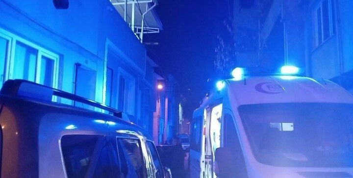 Bursa’daki aynı evde baba-kızın ölümündeki sır perdesi aralandı Bursa’nın Osmangazi ilçesinde 3 katlı bir binada baba ve kızının