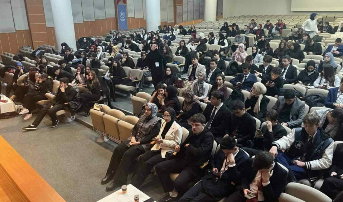 Bursalı genç beyinler, şimdiden Türkiye’nin geleceğine ışık tutuyor Bursalı gençler, hazırladıkları ’Bursa Gençlik Merkezleri Çalıştayı’ ile Türkiye’nin güncel