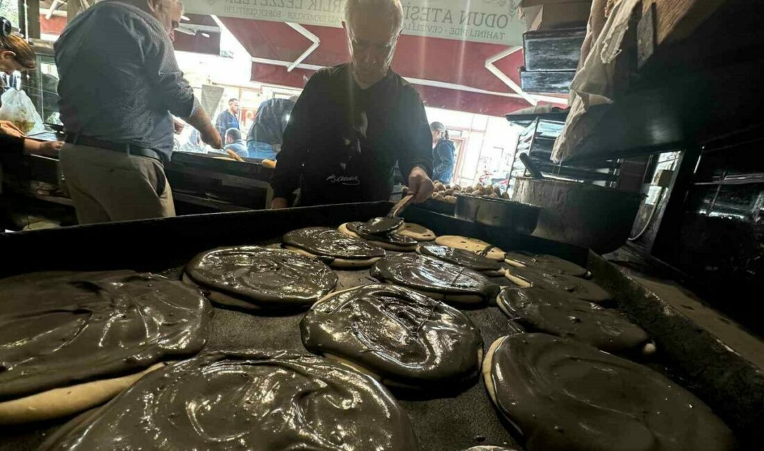 Bursa’nın coğrafi işaretli Tahinli Pidesi artık siyah tahinle de yapılıyor Bursa’da asırlık bir fırında kentin coğrafi işaret tescilli “Bursa tahinli