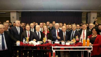 Bursa Büyükşehir Belediye Başkanı Mustafa Bozbey, Büyükşehir Belediyesi çalışanlarıyla yeni