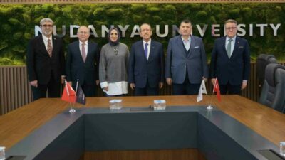 Mudanya Üniversitesi’nin Tecrübe Konuşuyor etkinliğinin konuğu Hayat Sağlık Grubu Yönetim