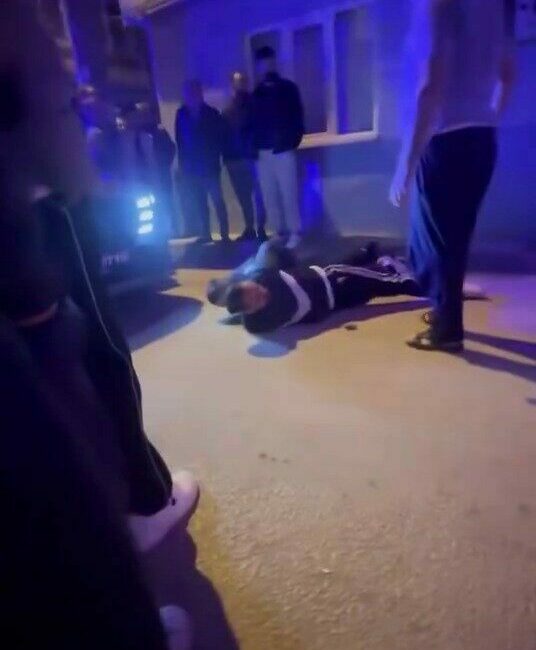 ‘Dur’ ihtarına uymadı, onlar kaçtı polis kovaladı 2 şüpheli gözaltına alındı Bursa’nın Çirişhane Mahallesi’nde polis ekiplerinin “dur” ihtarına uymayan iki şahıs,