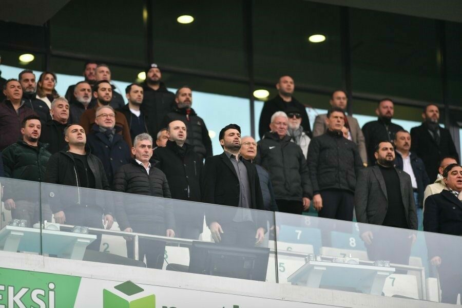 Enes Çelik’ten Somaspor galibiyeti sonrası sert çıkış Bursaspor Başkanı Enes Çelik, Somaspor galibiyeti sonrası yaptığı açıklamada hem