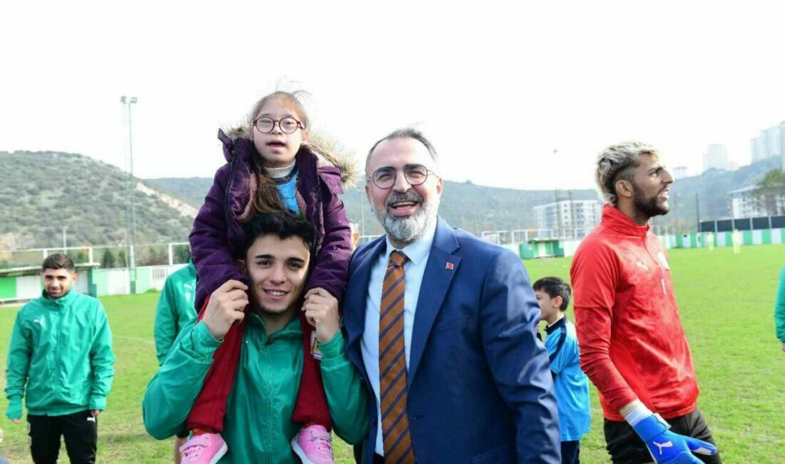 Engelleri aşan buluşma Engelliler Haftası çerçevesinde düzenlenen özel maçta Kestel Belediye Başkanı Ferhat