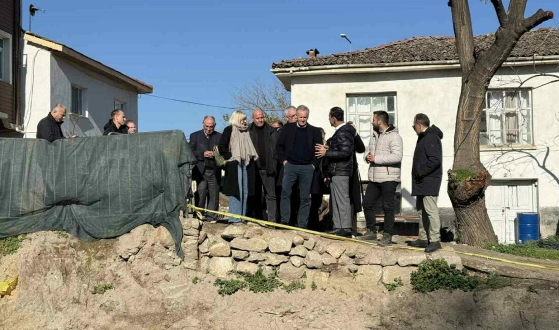 Eski Almanya Cumhurbaşkanı, İznik’in tarihine hayran kaldı Almanya’nın 10. Cumhurbaşkanı Christian Wulff, Bursa’nın İznik ilçesine ziyarette bulundu.