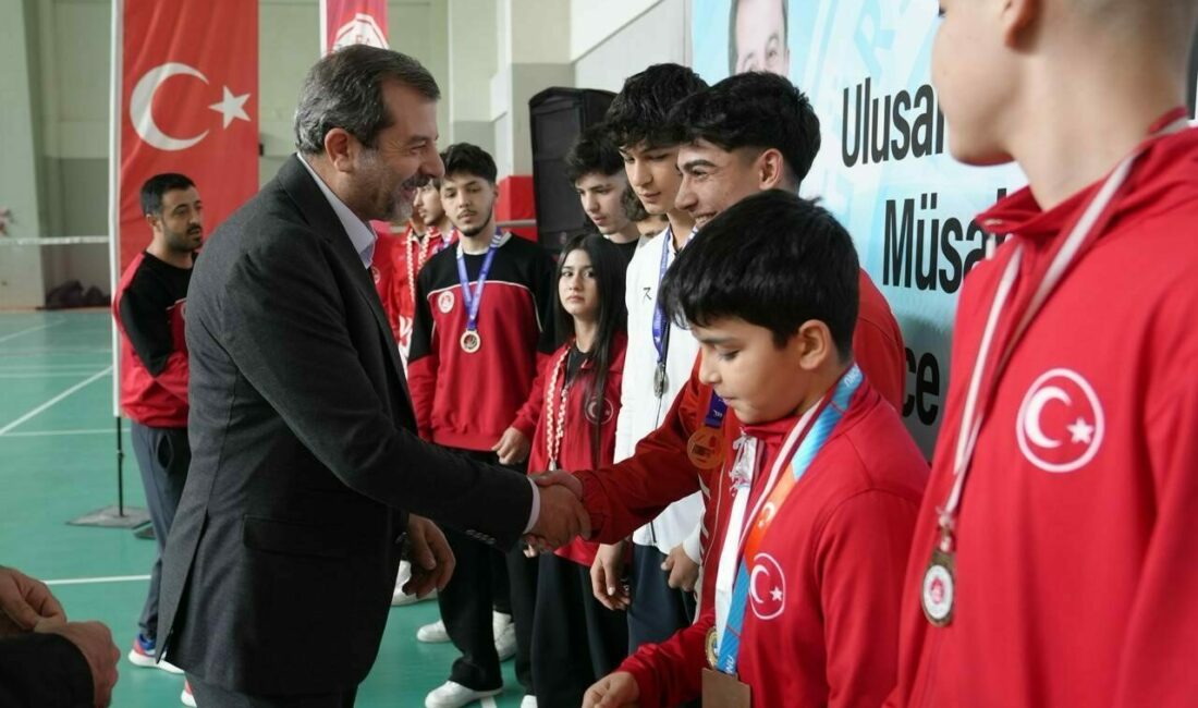 Gürsu’nun sporcularına ödül yağdı Gürsu Belediyesi, spora ve sporcuya verdiği desteği yeni başarılarla taçlandırıyor.