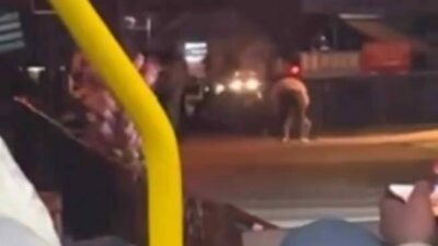 Bursa’nın Osmangazi ilçesinde iki grup genç arasında çıkan tekme tokat