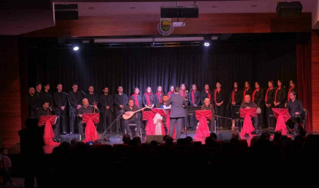 İnegöl Belediyesi THM Gençlik Korosu’ndan kulakların pasını silen konser İnegöl Belediyesi Türk Halk Müziği (THM) Gençlik Korosu, Türkülerle Anadolu