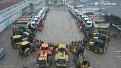 Kış mevsimiyle beraber İnegöl Belediyesi kar yağışlarına karşı hazırlıklarını tamamladı.