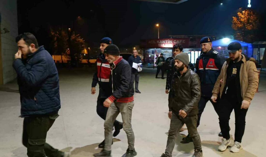 Bursa’nın İnegöl ilçesinde Jandarma Komutanlığı ekipleri tarafından 8 kaçak göçmen