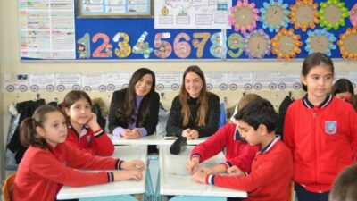 Bursa’nın Mudanya ilçesindeki Mütareke İlkokulu, Erasmus+ Projesi kapsamında İtalya’dan gelen