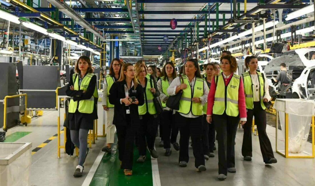Kadının Güçlenmesi Bursa Platformu üyeleri, Oyak Renault’da buluştu Toplumsal cinsiyet eşitliği ve kadının güçlenmesine yönelik çalışmaları Bursa’ya taşımak