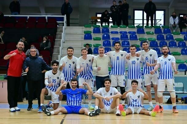 Karacabey Belediyespor’dan play-off yolunda kritik zafer TVF 2. Lig’de play-off mücadelesi veren Karacabey Belediyespor, sahasında Çerkezköy