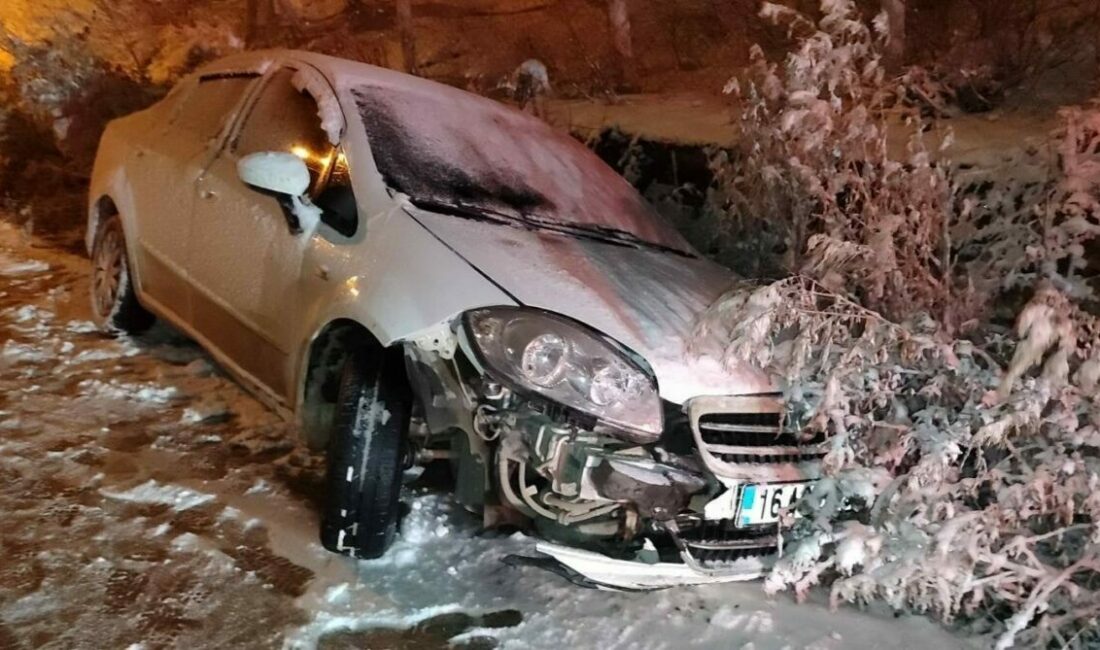 Bursa’nın İnegöl ilçesinde hafif ticari araç ile otomobil çarpıştığı kazada