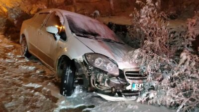 Bursa’nın İnegöl ilçesinde hafif ticari araç ile otomobil çarpıştığı kazada