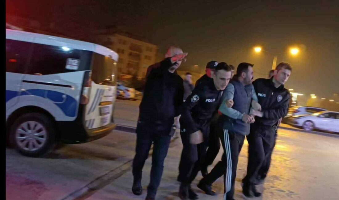“Mahkeme beraat verdi, ben sizi rahat ettirir miyim” diyerek oğluna çarpan taksicinin ağabeyini vurdu Bursa’nın İnegöl ilçesinde 5 ay önce meydana gelen kazada oğlu