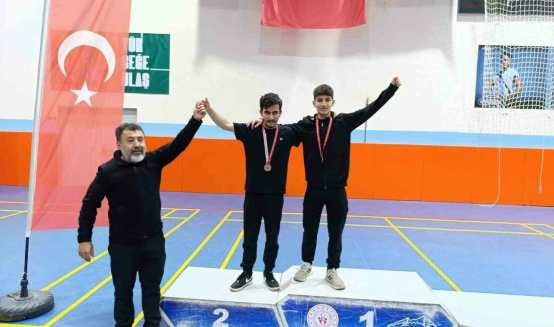 Kestel Spor Salonu’nda gerçekleştirilen Okul Sporları Gençler (A-B) Serbest ve