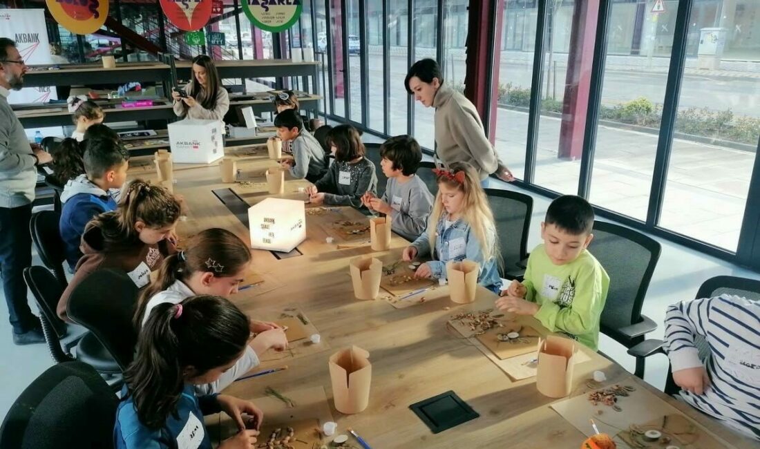 Nilüfer Belediyesi ve Akbank Sanat iş birliğiyle Pancar Deposu’nda düzenlenen