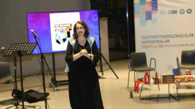 Nilüfer Belediyesi’nin düzenlediği “Gastroetno müzikolojik Kaynatmalar” etkinliğinde “Yeni Yıl” teması