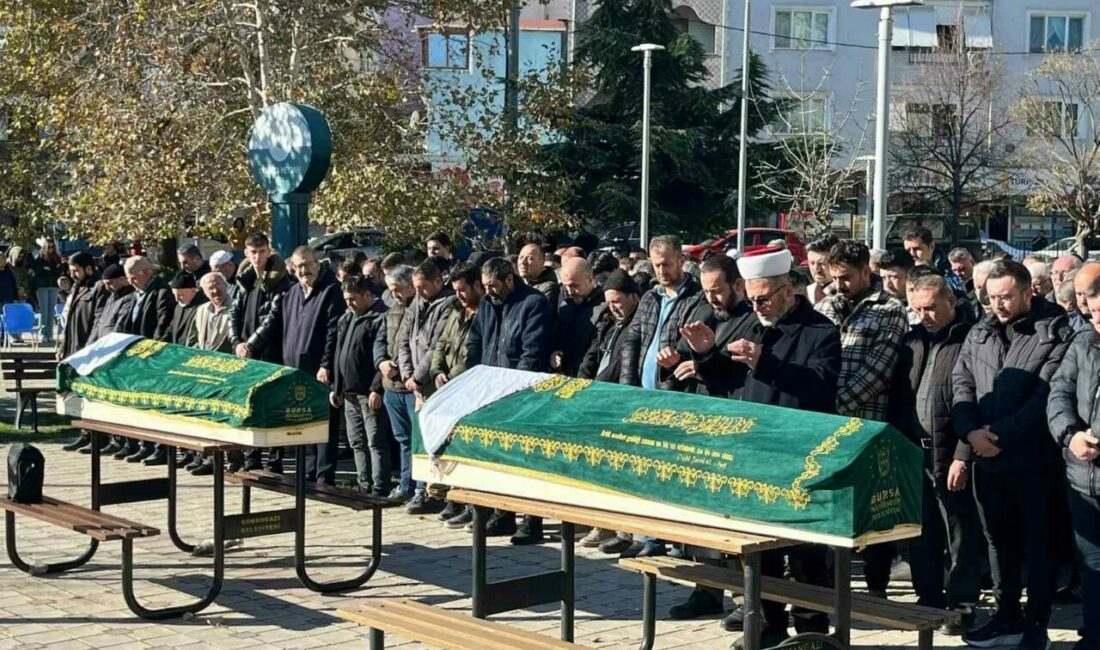 Bursa kızını öldürdükten sonra intihar eden baba kızıyla yanyana toprağa verildi.
