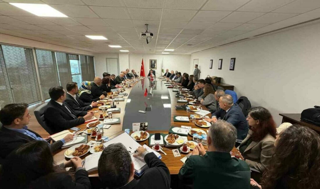 Osmangazi Belediye Başkanı Erkan Aydın, belediye yönetim kadrosuyla birlikte 2025