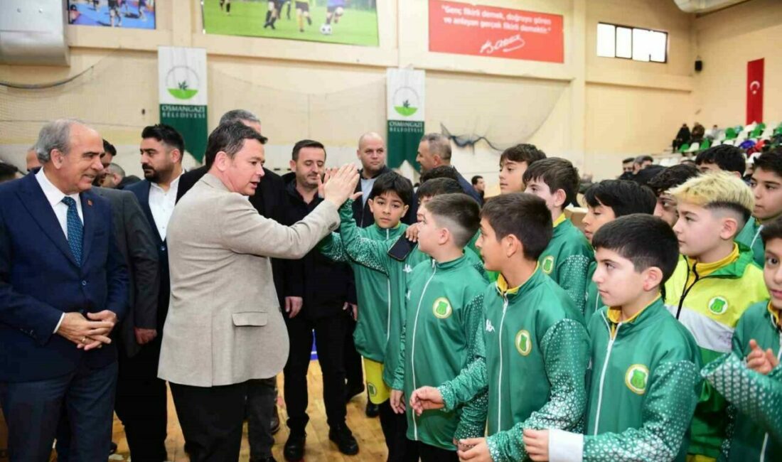 Osmangazi Belediyesi, amatör spor kulüplerine geniş çaplı bir malzeme yardımında