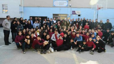 Osmangazi Belediyesi, Turgut Yılmazipek Yatılı Bölge Ortaokulu’ndaki öğrenciler için mont,