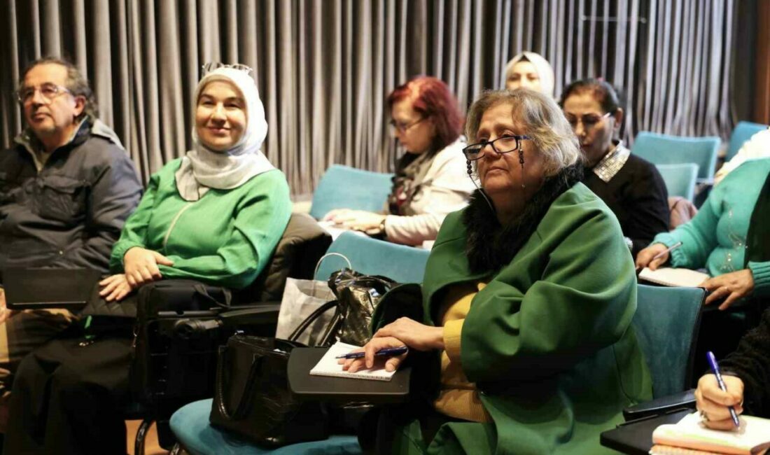 Osmangazi Belediyesi’nin atölyelerinde yeni şairler yetişiyor Osmangazi Belediyesi’nin ülkemize yeni şairler kazandırmak ve şiir yazmayı sevdirmek