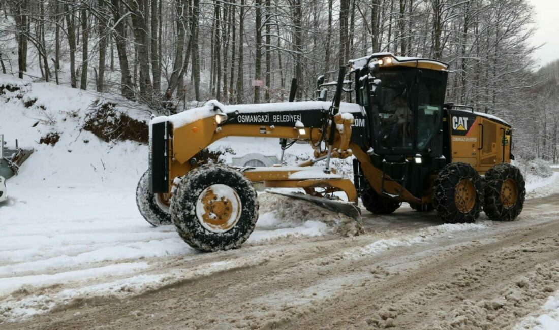 Osmangazi Belediyesi, kar yağışının etkili olmasıyla birlikte ilçe genelinde sorumluluk