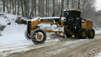 Osmangazi Belediyesi, kar yağışının etkili olmasıyla birlikte ilçe genelinde sorumluluk