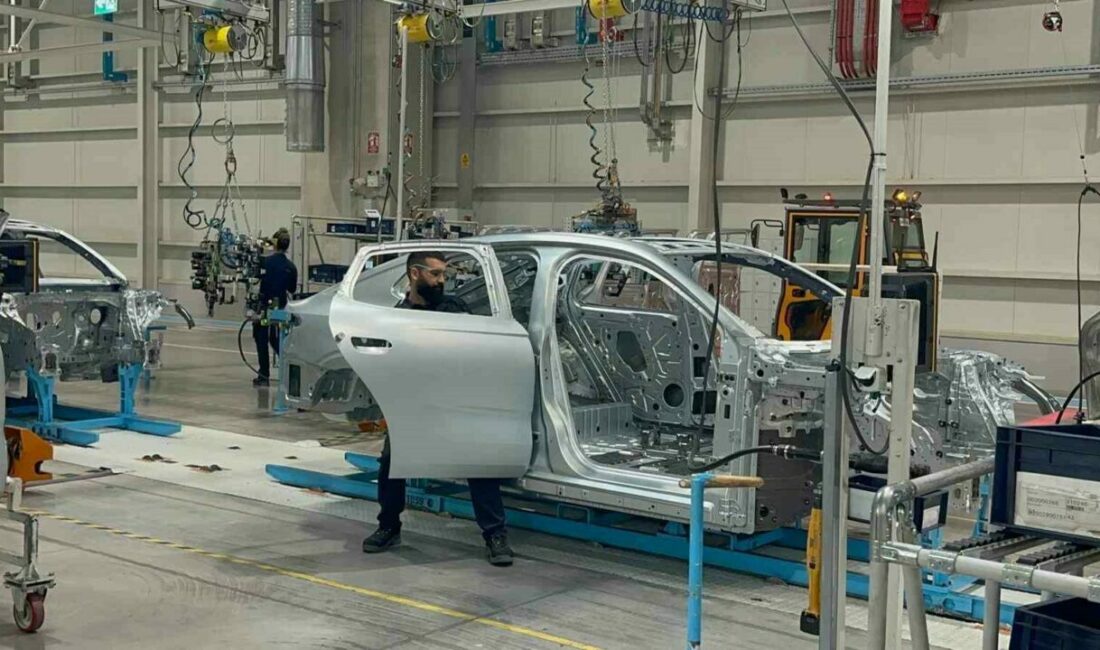 Otomotiv sektörü Avrupa’da gaza bastı Otomotiv sektörünün kasım ayında Almanya ve Birleşik Krallık’a ihracatı yüzde 45, Fransa’ya