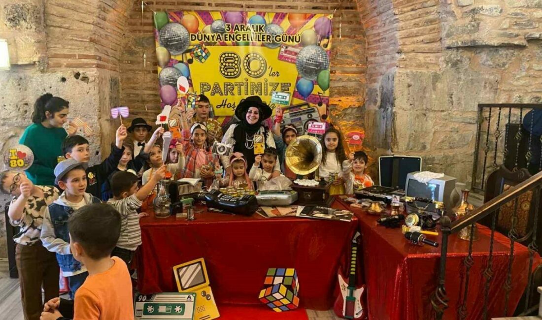 Özel çocuk annesi öğretmenden özel öğrencilerine büyük jest Bursa’da özel eğitim öğretmeni Ümmühan Keyif Koç, 3 Aralık Dünya